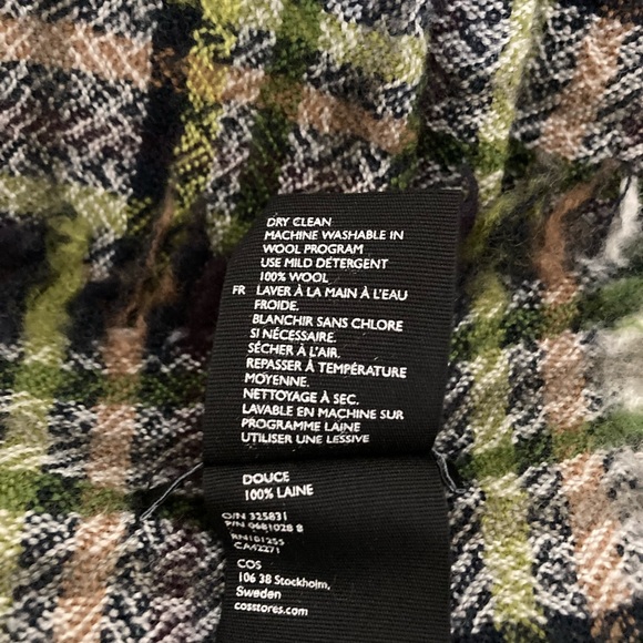 COS 100% Wool Checked Scarf - Picture 3 of 3